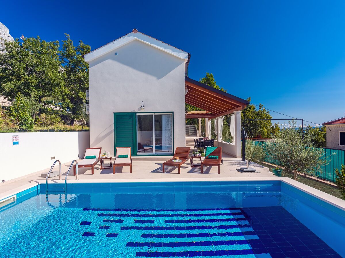 NEU! Seaview Villa Anet mit 28 qm privatem Pool