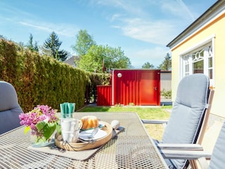 möblierte Terrasse