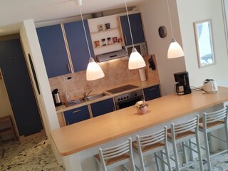 Küche mit Frühstückstresen