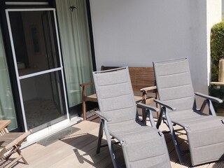 Balkon mit Sonnenliegen