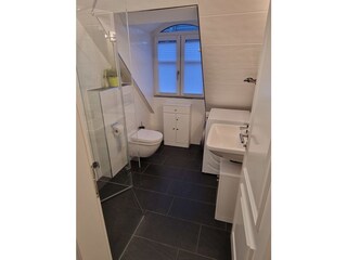 Das Bad im Obergeschoss