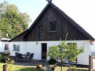 Im Obergeschoss befinden sich die beiden Schlafzimmer