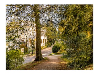 Blick vom Kurpark auf die Villa