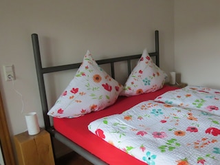 Schlafzimmer 2 bei Tage