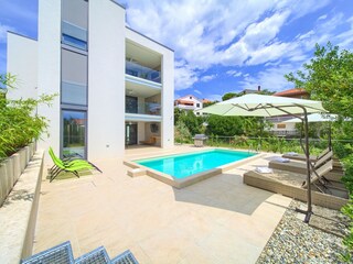 Villa Celeia mit Pool am Meer