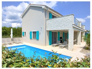 Villa Ulika mit beheizten Pool