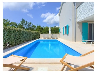 Villa Ulika mit beheizten Pool