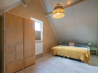Schlafzimmer 2  mit 2 Boxspringbetten und Kleiderschran