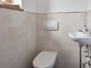 separates WC