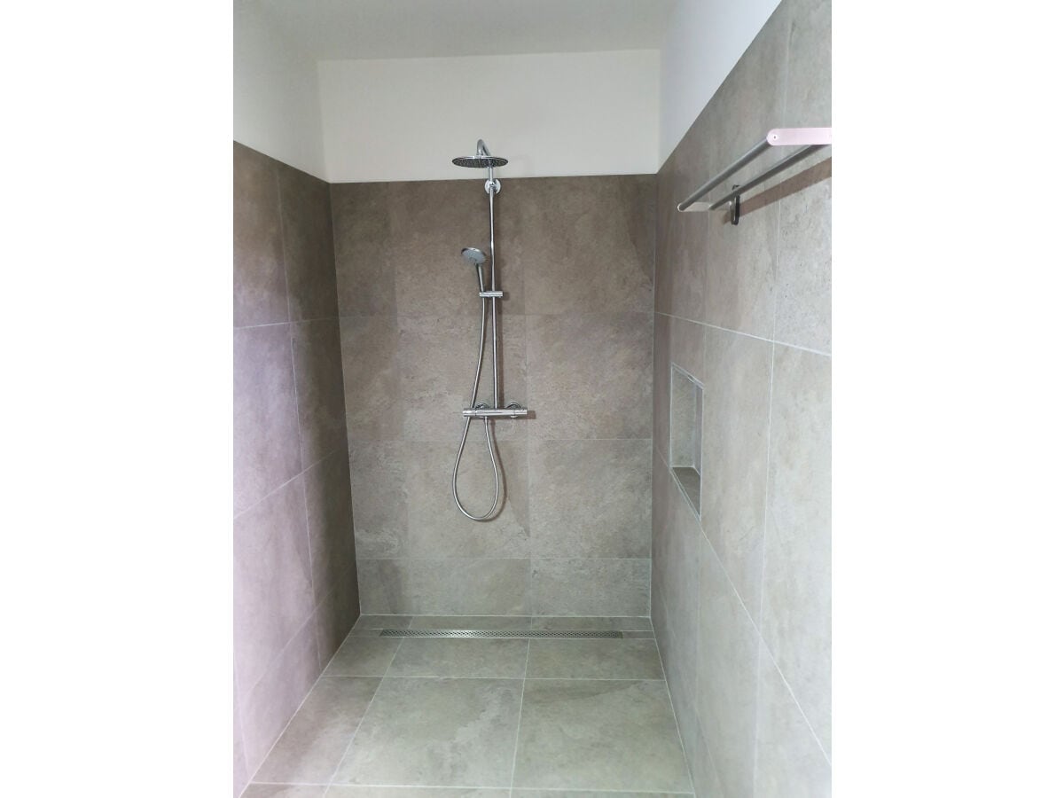 Selavi Badroom  Walk- in Shower