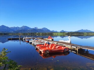...ein kleiner Beachclub mit grandiosen Aussichten...