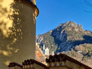 Blick vom  Schloss Hohenschwangau auf Neuschwanstein