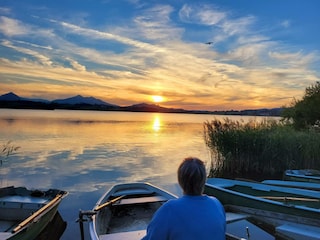 ..und Abends den Sonnenuntergang am Hopfensee genießen.