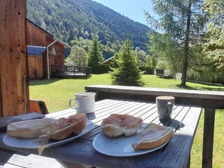 Fruhstuck auf terrasse