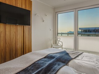 1.Schlafzimmer mit TV