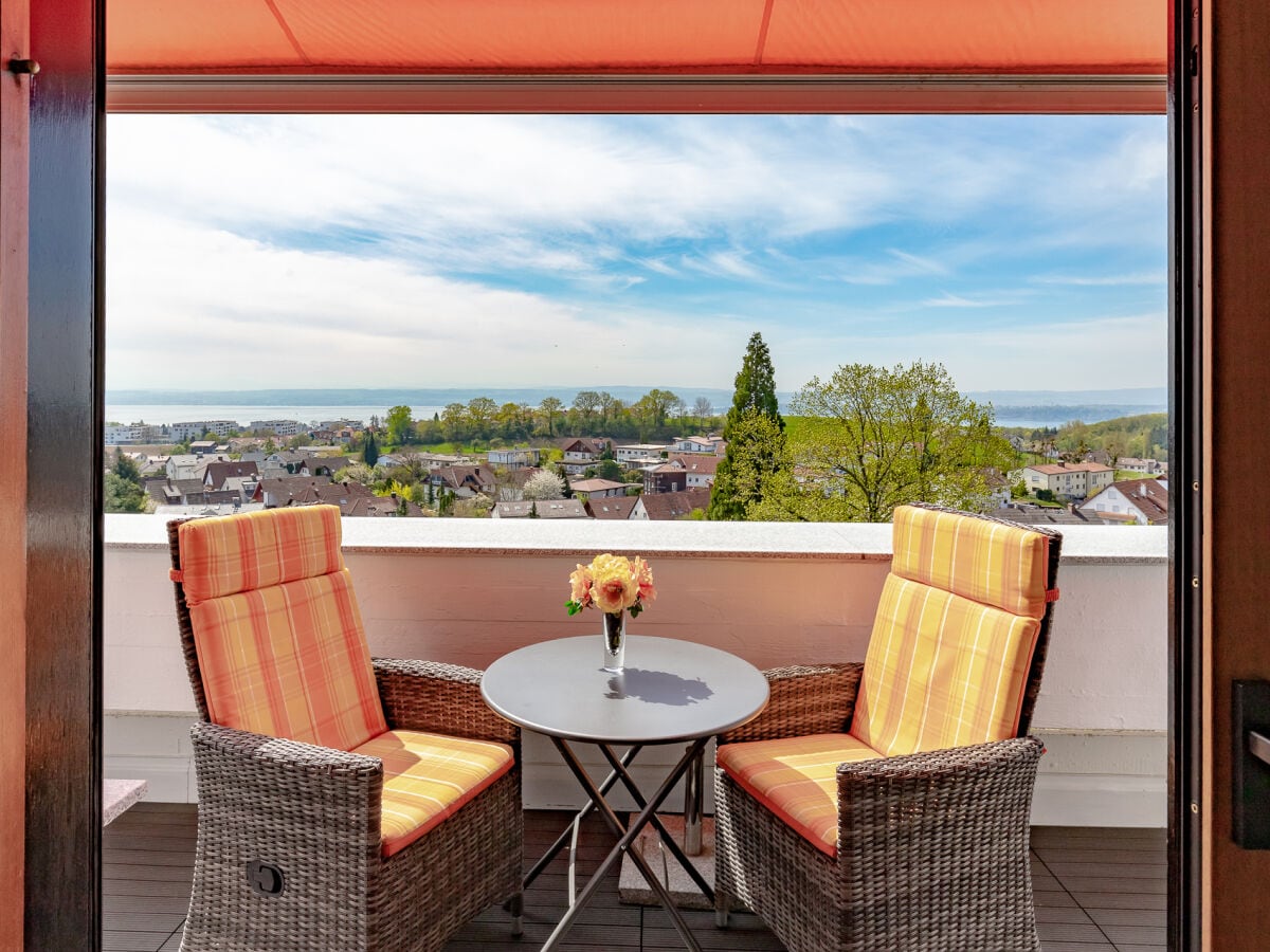 kleiner Balkon mit Seeblick