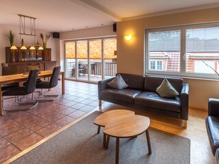 Wohnzimmer / Essbereich