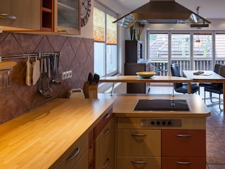 Küchen und Essbereich