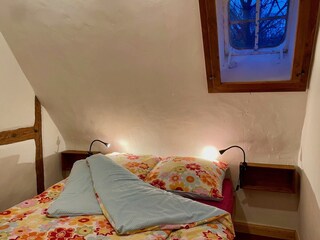 Kleines Schlafzimmer mit 1,40m Bett