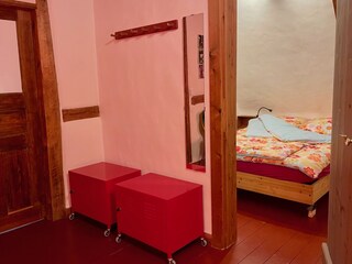 Wohnküche mit Blick ins Schlafzimmer