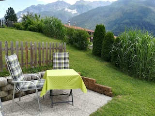 Terrasse mit Sitzgelegenheit