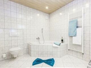 Kartnaller_FeWo5_Badezimmer2