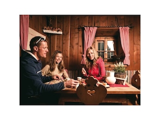 TVBStubaiTirol_FamilyHut_AndreSchoenherr