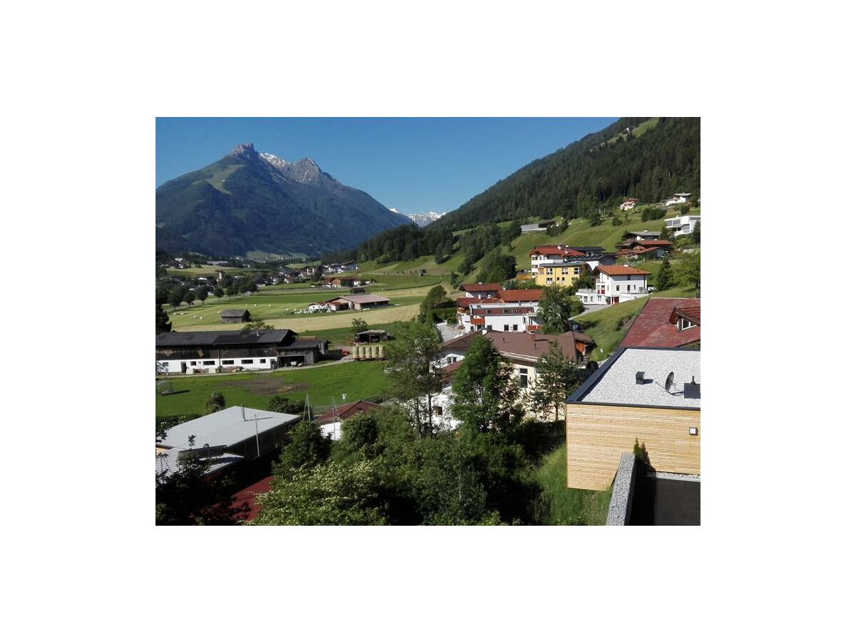 Lage Chalet Tonin