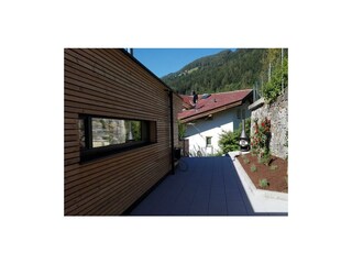 Eingangsbereich mit barrierefreiem Terrassenzugang