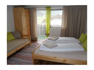 Landhaus Rungger, Zimmer Nr3 (Dreibettzimmer)