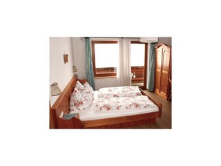 Gaesteheim-Gluecksgrat-Ferienwohnung1-Schlafzimmer