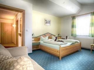 2. Schlafzimmer