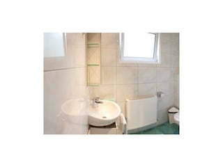 Dusche mit WC und Waschmaschine incl. Trockner