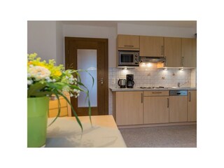 komplett ausgestattete Küche