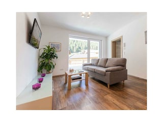 AE83F76D-5810-445C-9703-221BCC414CD7_1_105_c