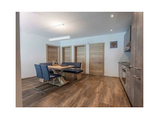 EFBF1701-A8AD-40F2-A48D-3CBC9E597CA7_1_105_c