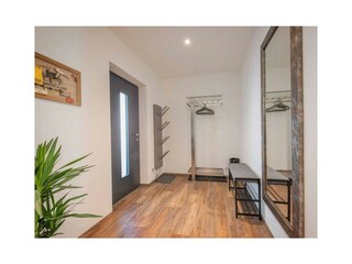 D66468B2-B5F6-4A6D-9716-764BBC1781E3_1_105_c