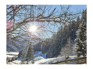 Winterwanderwege mit wunderschöner Winterlandschaf