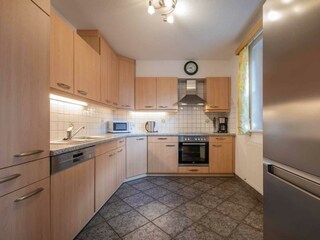 Küche mit Kühl/Gefrierschrank