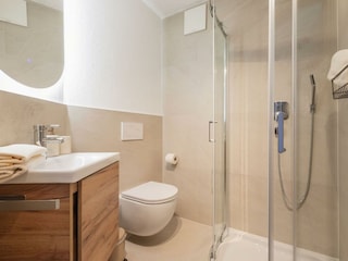 kleines Badezimmer im Doppelzimmer