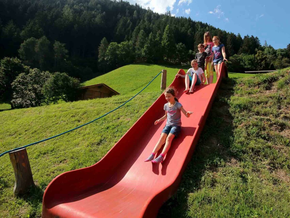 Abenteuerspielplatz für Kinder - RUTSCHE