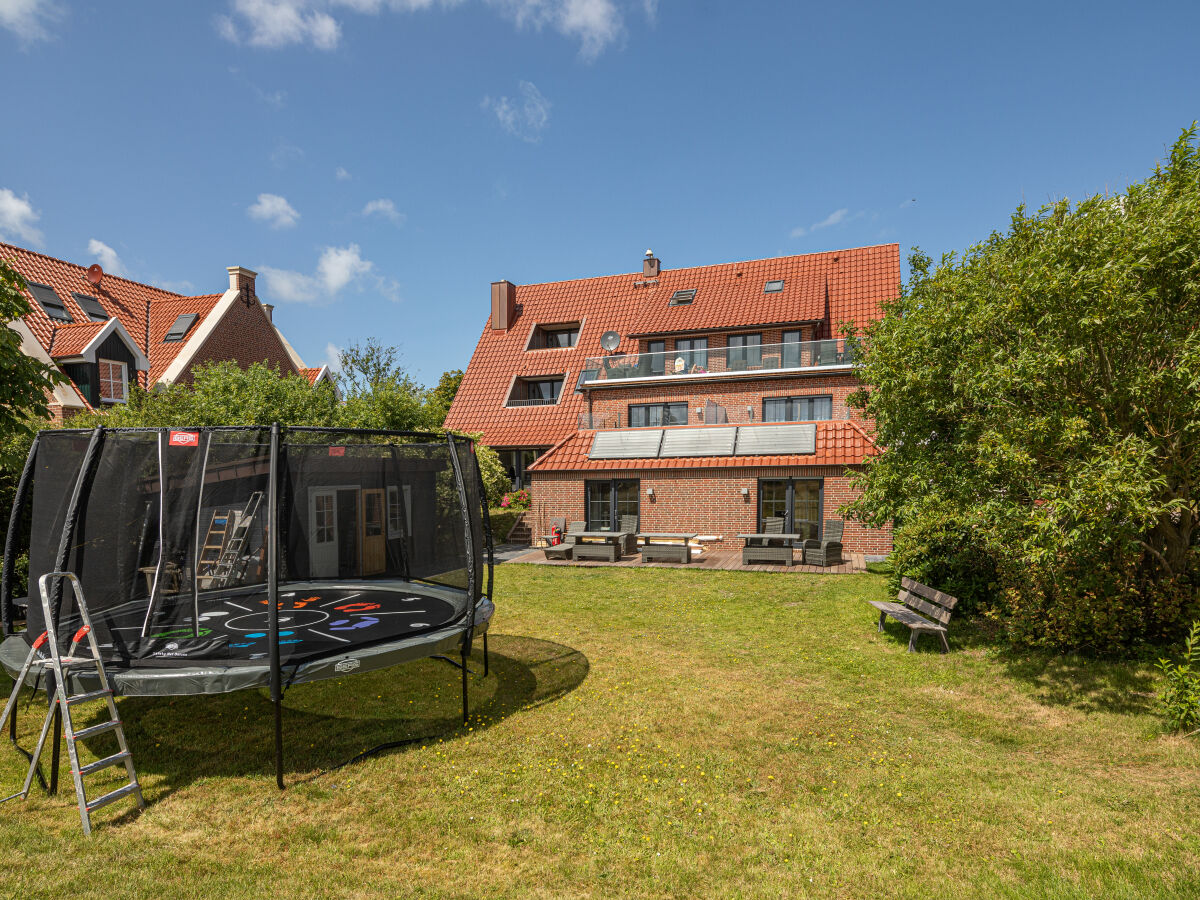 Außenansicht Winkelschiffchen II mit Garten