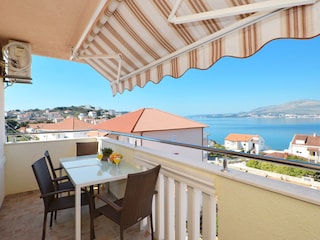 Private Terrasse mit Blick auf Meer