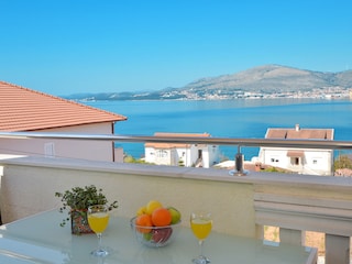 Private Terrasse mit Blick auf Meer