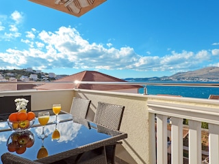 Private Terrasse mit Blick auf Meer