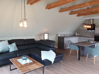 Wohnzimmer und Küche
