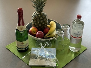 Willkommensgruß Sekt und Wasser