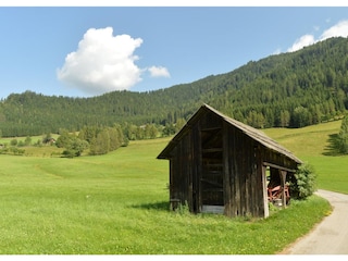 Futterscheune am Weg zum Ferienhaus