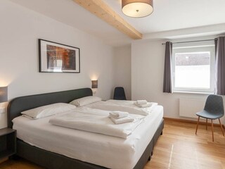 Schlafzimmer 4