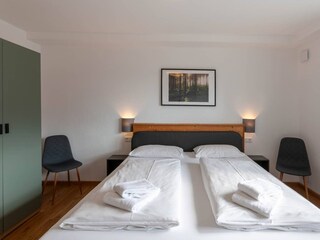 Schlafzimmer 5